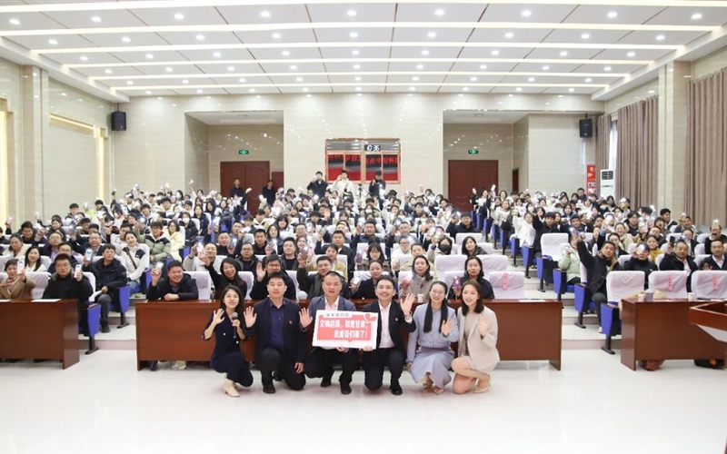 党的二十届四中全会精神团中央青年讲师团示范宣讲报告会在武威职业技术大学成功举办