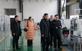 庄浪县职业教育中心党委书记王瑾楠一行来校考察交流