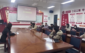 马克思主义学院召开青年教师座谈会